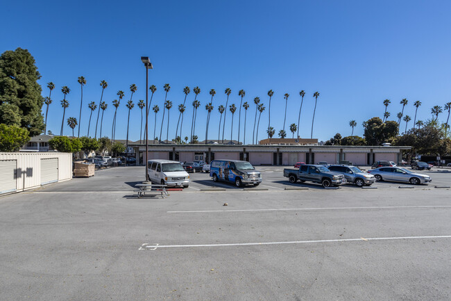 C Street Apartments in Oxnard, CA - Building Photo - Building Photo