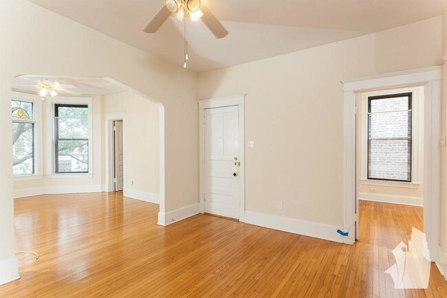 3525 N Wilton Ave in Chicago, IL - Building Photo - Building Photo