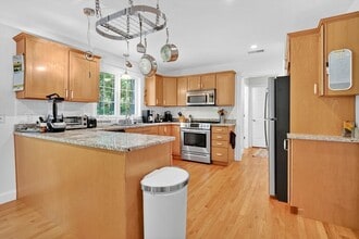 49 Hydeville Rd in Stafford, CT - Building Photo - Building Photo