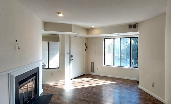 9706 Hellingly Pl in Montgomery Village, MD - Building Photo - Building Photo