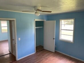 102 Perry St in Clarksville, AR - Building Photo - Building Photo
