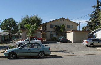 695 Massachusetts Ave in Beaumont, CA - Building Photo - Building Photo