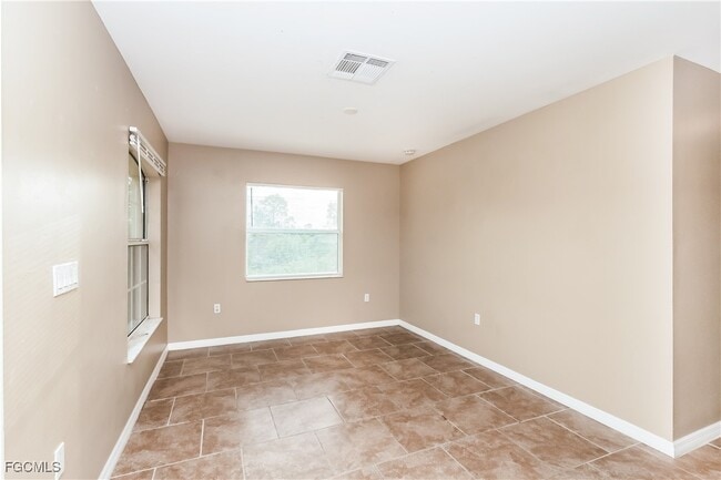 2709 49th St W in Lehigh Acres, FL - Building Photo - Building Photo