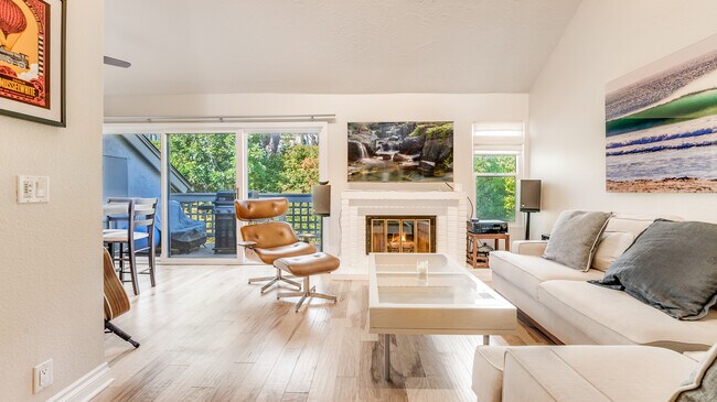 542 Via De La Valle in Solana Beach, CA - Building Photo - Building Photo