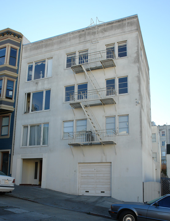 475 Chestnut St in San Francisco, CA - Building Photo