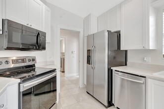 8379 St Johns Ct in Wellington, FL - Building Photo - Building Photo