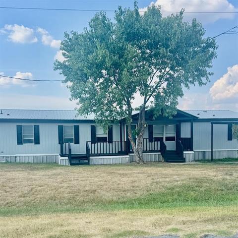 145 Clayton Rd in Azle, TX - Building Photo