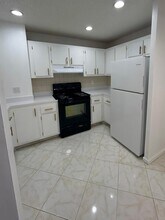 9649 NW 4th St in Coral Springs, FL - Foto de edificio - Building Photo