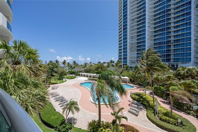 3001 S Ocean Dr in Hollywood, FL - Foto de edificio - Building Photo