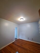 901 Nott St, Unit 1 Rear in Schenectady, NY - Foto de edificio - Building Photo