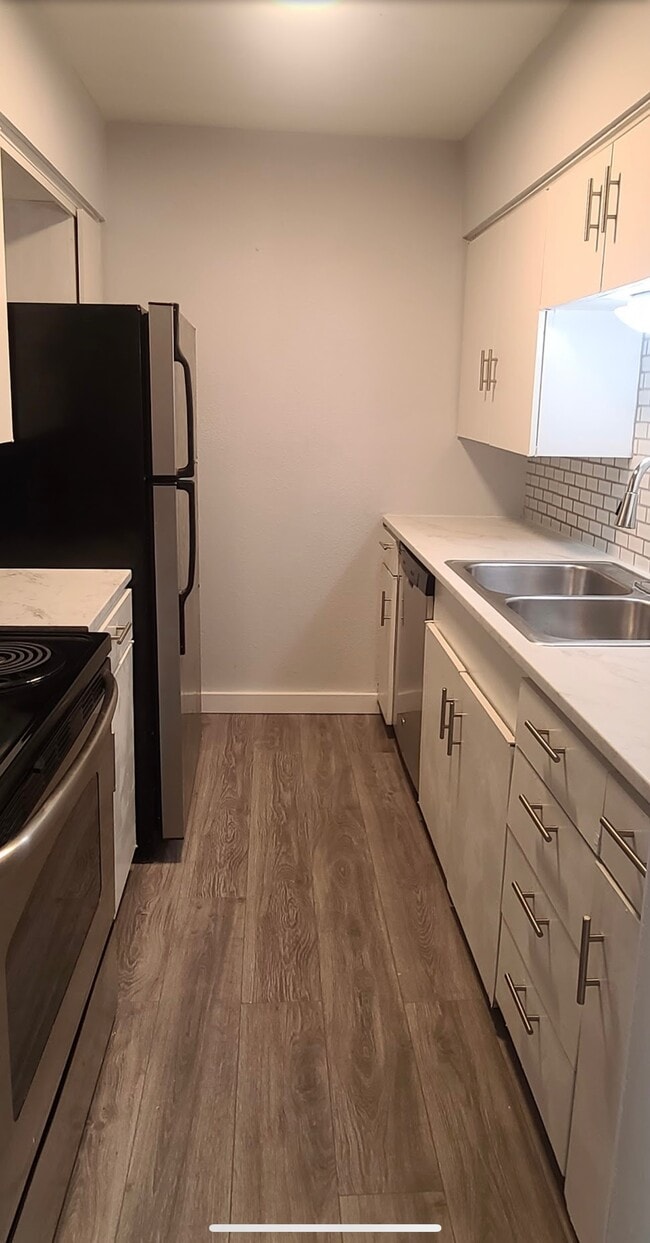 4330 Bowser Ave, Unit 107 in Dallas, TX - Building Photo - Building Photo