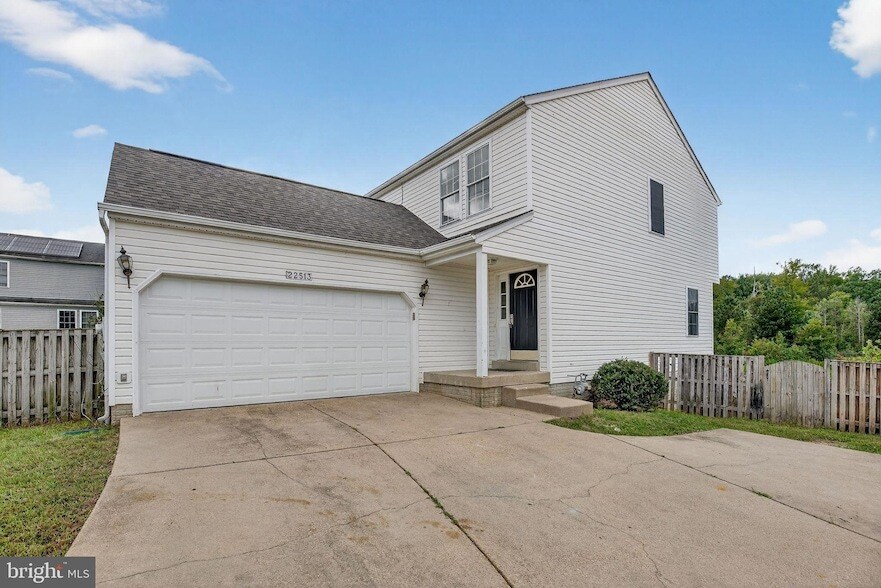 22513 Castle Pollard Way in California, MD - Foto de edificio