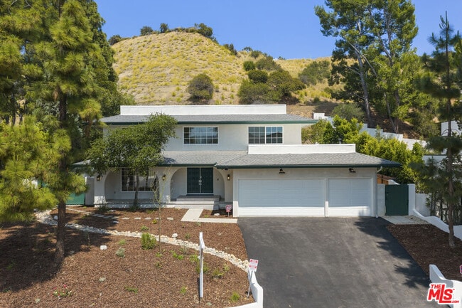 property at 3062 Arrowhead Dr