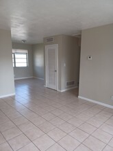 5900 NW 16th Pl, Unit 3 in Sunrise, FL - Building Photo - Building Photo