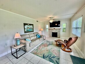 210 Palmetto Rd W in Nokomis, FL - Building Photo - Building Photo