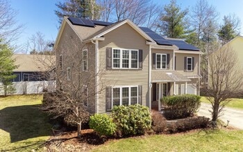 4 Lowther Pl in Nashua, NH - Building Photo - Building Photo