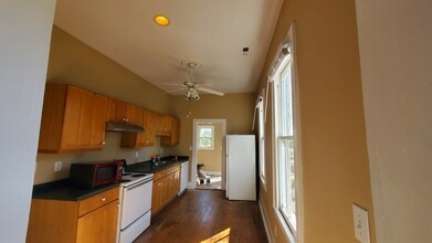 210 N 6th St, Unit B in Wilmington, NC - Foto de edificio - Building Photo