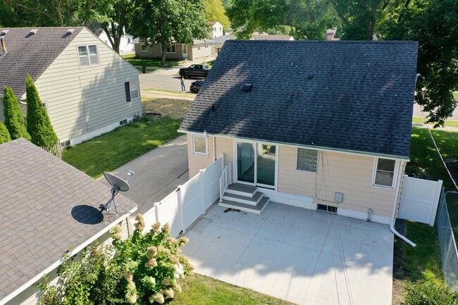 1863-17 1/2 17 1/2 St NW in Rochester, MN - Building Photo - Building Photo