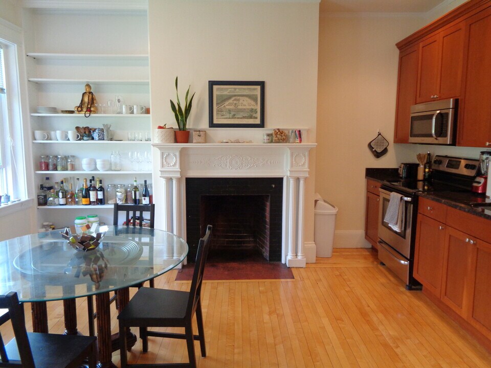 1120 Beacon St in Brookline, MA - Building Photo