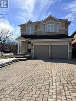 50 Royal Gala Crescent in Richmond Hill, ON - Building Photo