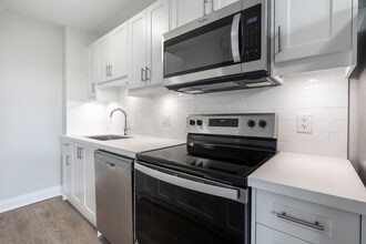 1640 Lawrence in Toronto, ON - Building Photo - Building Photo
