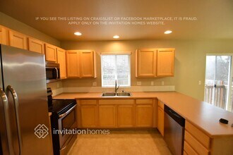 17612 72nd Ave E in Puyallup, WA - Foto de edificio - Building Photo