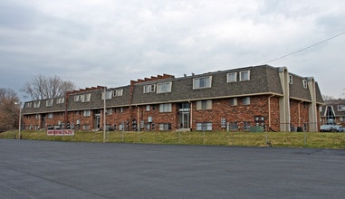 Greene Ridge Court Apartments in Xenia, OH - Building Photo - Building Photo