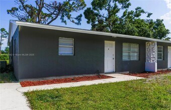 5112 La Salle St in Fort Pierce, FL - Building Photo - Building Photo