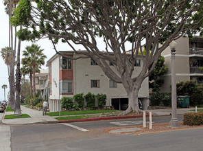 125 Washington Ave in Santa Monica, CA - Foto de edificio - Building Photo