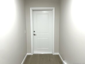 176 Boston Post Rd in Westbrook, CT - Building Photo - Building Photo