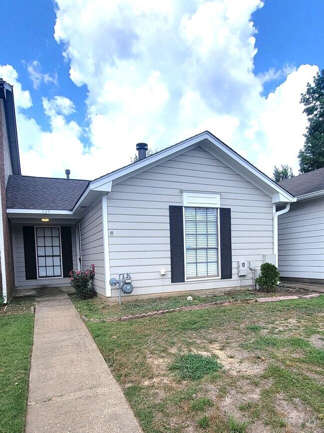 529 Hollow Wood Rd in Montgomery, AL - Building Photo - Building Photo