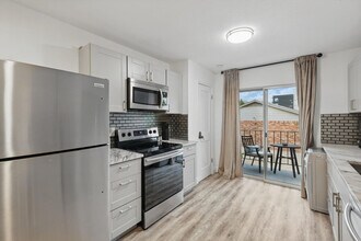 8083 Meadow Rd in Dallas, TX - Building Photo - Building Photo