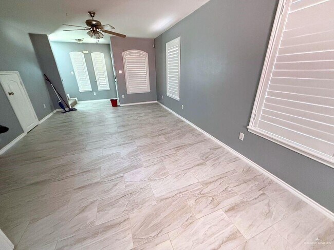 106 S 48th Ln in McAllen, TX - Building Photo - Building Photo