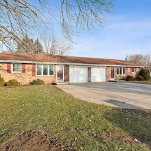 2153-2155-2155 Gilson Ct in Green Bay, WI - Building Photo - Building Photo