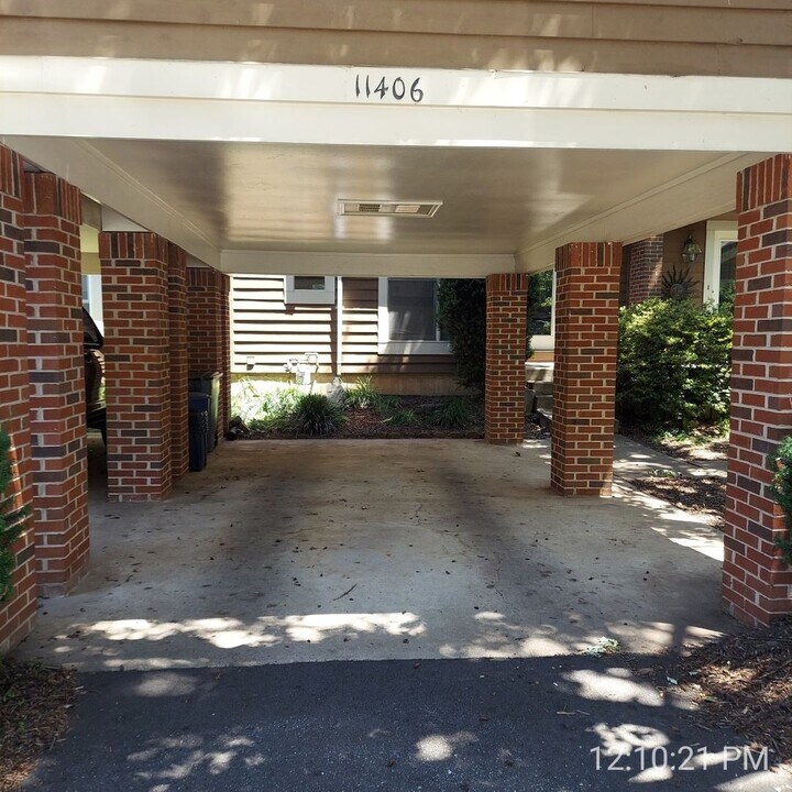 11406 Orchard Green Ct in Reston, VA - Building Photo