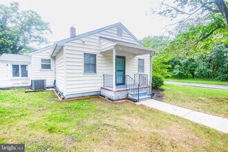 203 Girard Rd N in Glassboro, NJ - Building Photo - Building Photo