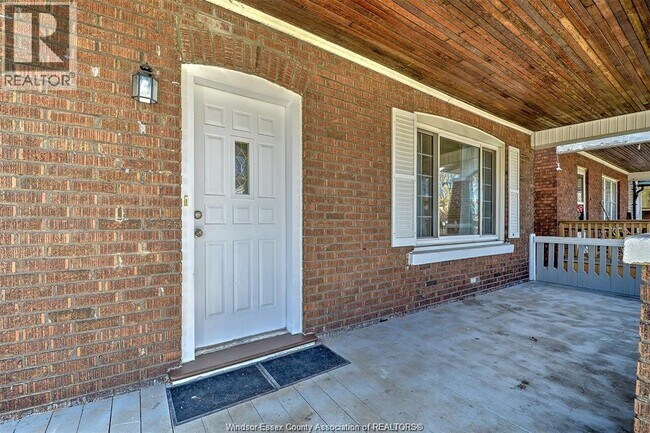 1557 Lincoln Rd in Windsor, ON - Building Photo - Building Photo