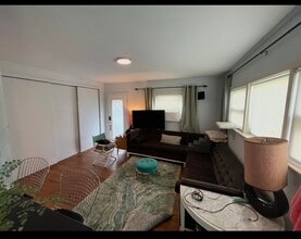 304 Lincoln Blvd, Unit Studio in Long Beach, NY - Building Photo - Building Photo