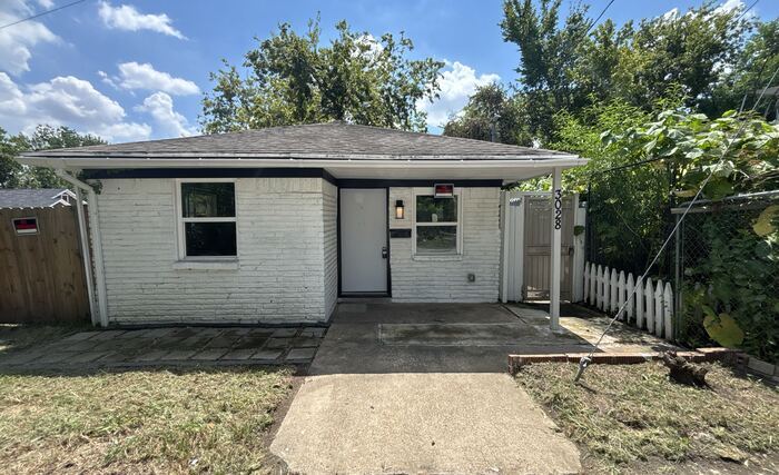 3028 Francis St in Houston, TX - Building Photo