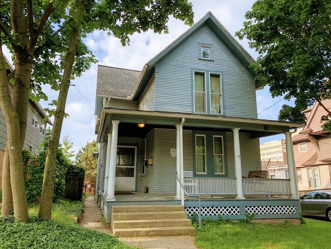 property at 318 Cherry St SE