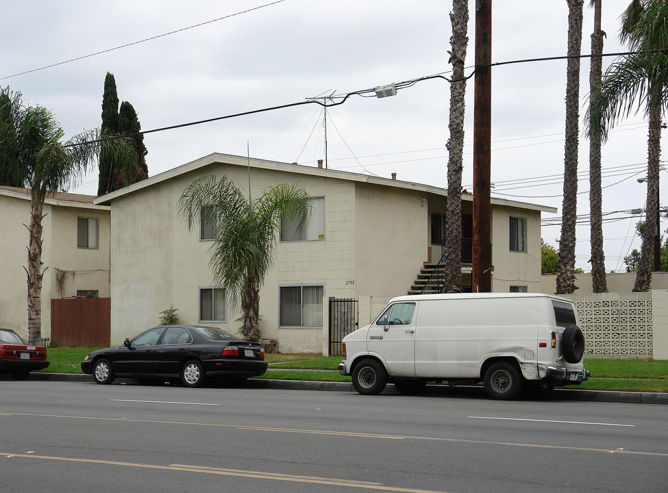 2702 Mcfadden Ave in Santa Ana, CA - Building Photo