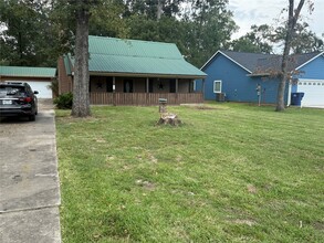 237 Buffalo Ct in Livingston, TX - Building Photo - Building Photo