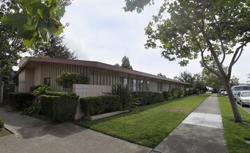Southshore Garden in Alameda, CA - Foto de edificio - Building Photo