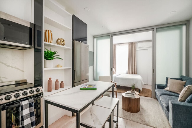 317 E 78th St in New York, NY - Foto de edificio - Building Photo