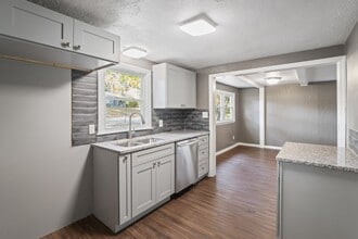 2807 N 52nd St in Kansas City, KS - Building Photo - Building Photo