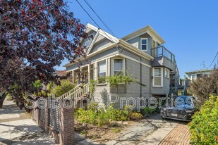 720 44th St in Oakland, CA - Building Photo