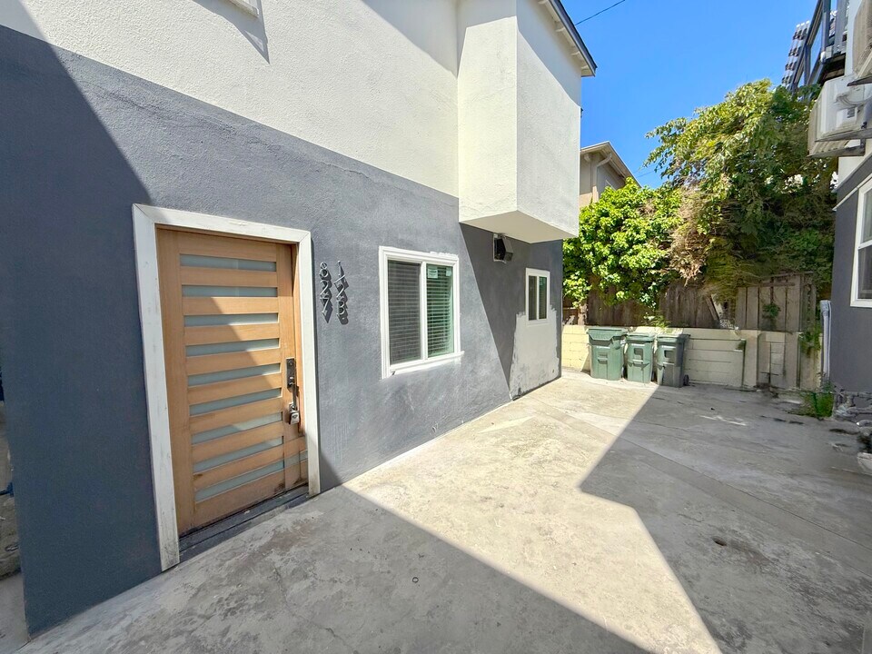 827 1/2 Manhattan Ave, Unit 827 B in Hermosa Beach, CA - Building Photo