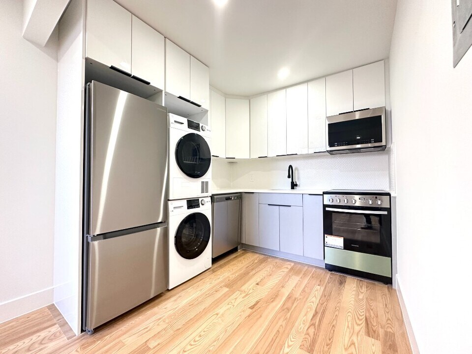 2322 Bedford Ave in Brooklyn, NY - Foto de edificio