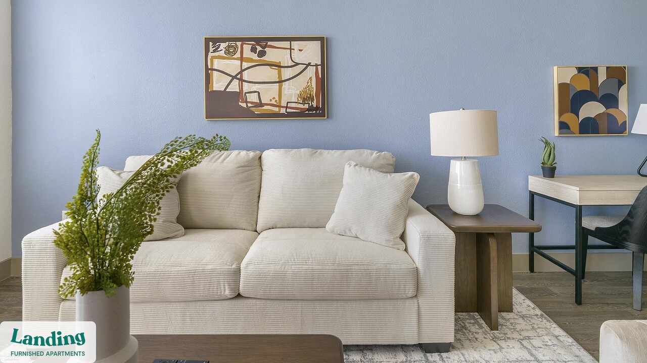 300 Enclave Dr in Conroe, TX - Building Photo