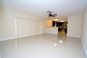 8592 NW 7th St in Coral Springs, FL - Building Photo - Building Photo